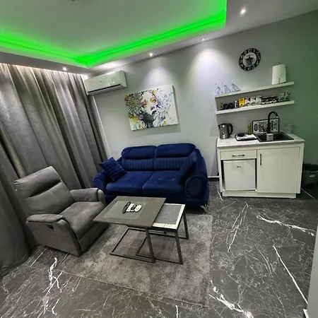 S&v 2 Istocno Sarajevo Sa Jacuzzi Lux Hilandarska Centar דירה